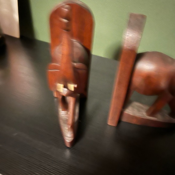 Elephant bookends. Wood - Picture 2 of 3